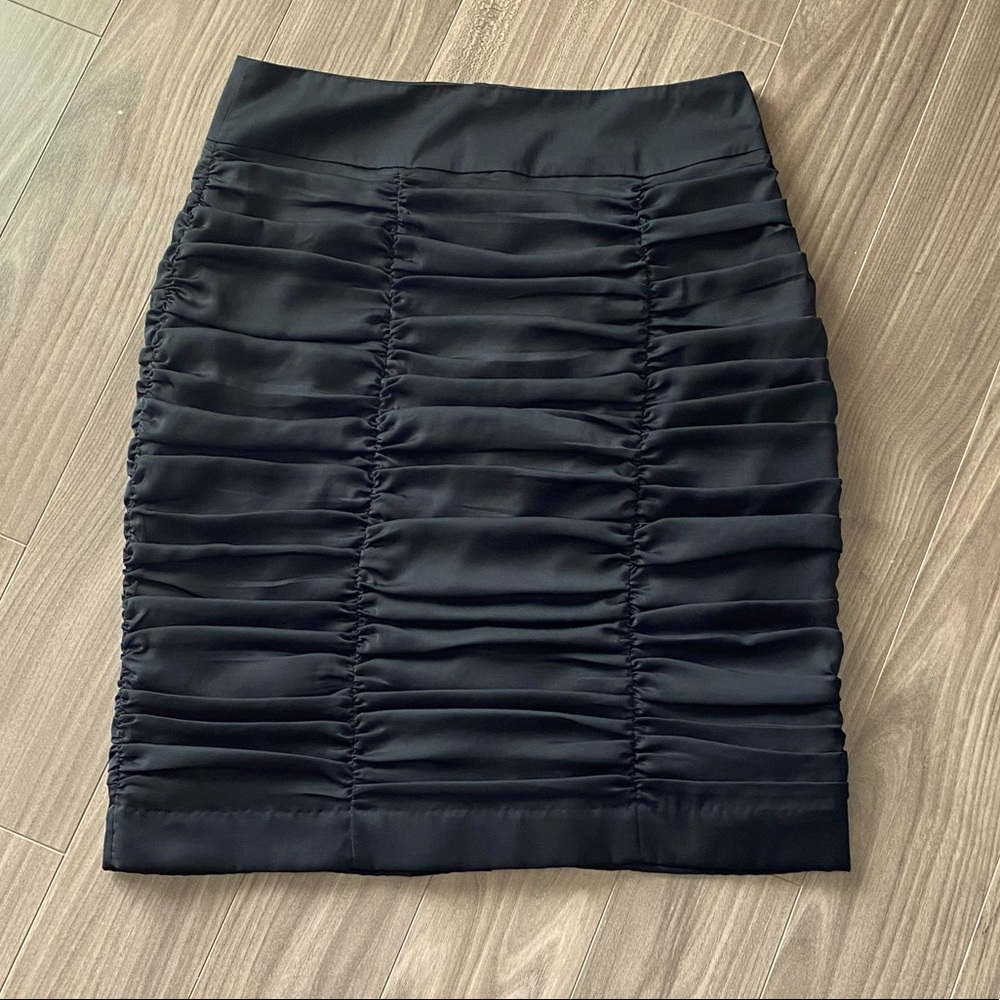 H&M Black Ruched Pencil Skirt